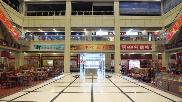 中唐红木城内品牌云集，精品荟萃