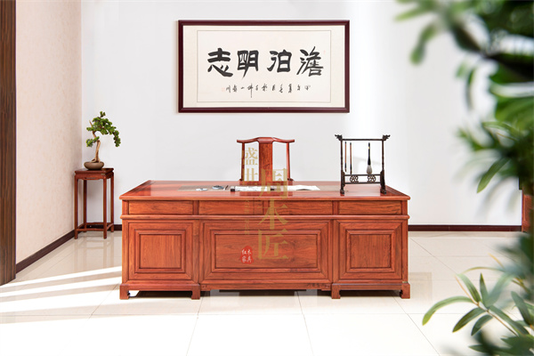 为什么买缅甸花梨家具认准盛世周木匠？广作核心产区的源头厂家有何不同？