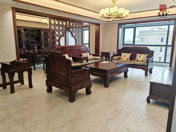 微凹黄檀厂家万事红红木：共筑家居东方文化新景